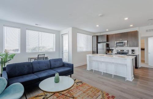 Central Business District Apartment | Cozysuites l Luxe 2BR in Downtown Cincinnati #5
