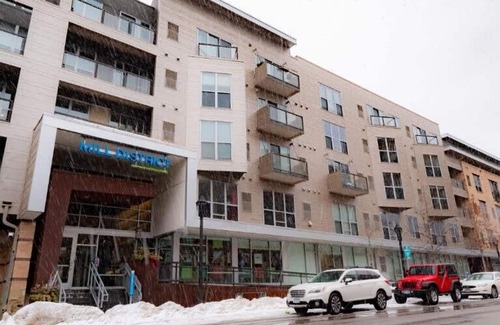 Mill District Apartment | Cozysuites Mill District Pool gym 10