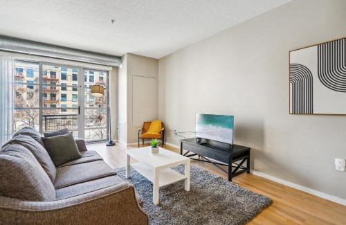 Mill District Apartment | CozySuites Mill District pool gym # 11