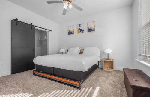 Indianapolis Apartment | CozySuites Modern 1BR Nora Indianapolis #8