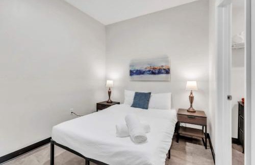 Cultural District Apartment | CozySuites Modern 1BR in Downtown Pitts #15