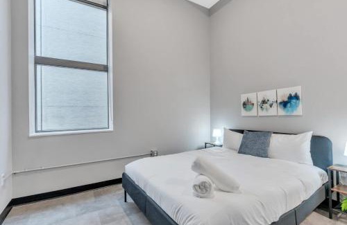 Cultural District Apartment | CozySuites Modern 1BR in Downtown Pitts #15