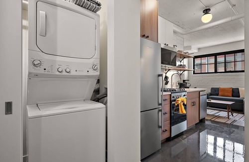 Warehouse District Apartment | CozySuites NLG - Modern studio condo #27