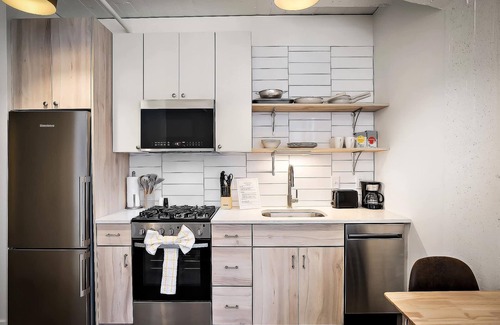 Warehouse District Apartment | CozySuites NLG - Modern 1BR condo #31