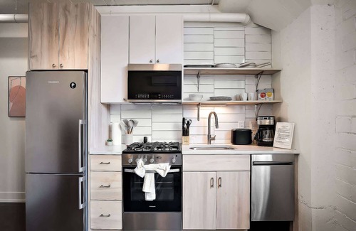Warehouse District Apartment | CozySuites NLG - Modern 1BR condo #32