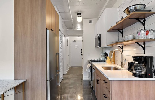 Warehouse District Apartment | CozySuites NLG - Modern studio condo #19