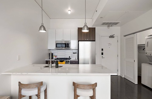 Warehouse District Apartment | CozySuites NLG - Modern 2BR condo #14