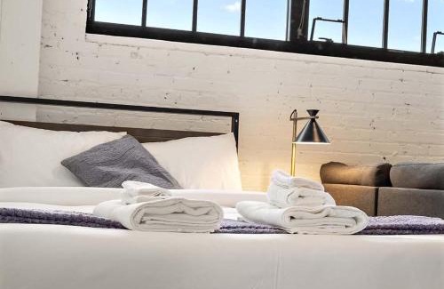 Warehouse District Apartment | CozySuites NLG - Modern studio condo #28