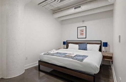 Warehouse District Apartment | CozySuites NLG - Modern 1BR condo #02