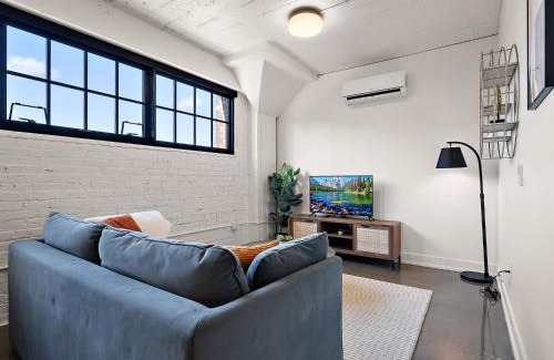 Warehouse District Apartment | CozySuites NLG - Modern 1BR condo #07