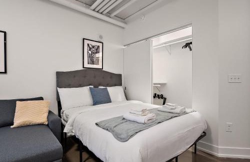 Warehouse District Apartment | CozySuites NLG - Modern studio condo #17