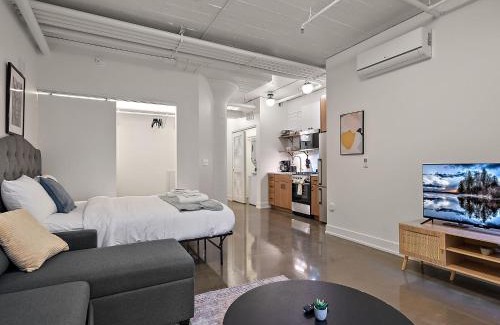 Warehouse District Apartment | CozySuites NLG - Modern studio condo #17