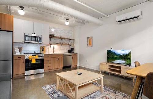 Warehouse District Apartment | CozySuites NLG - Modern 2BR condo #10