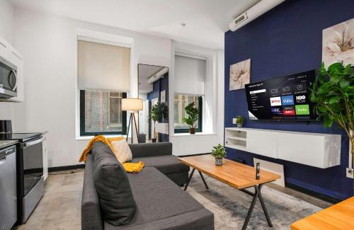 Cultural District Apartment | CozySuites Stunning 1BR in Downtown Pitts #8