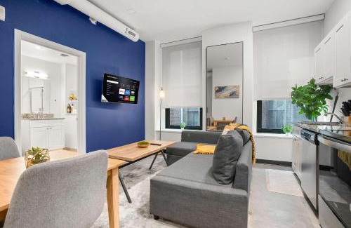Cultural District Apartment | CozySuites Stunning 1BR in Downtown Pitts #14