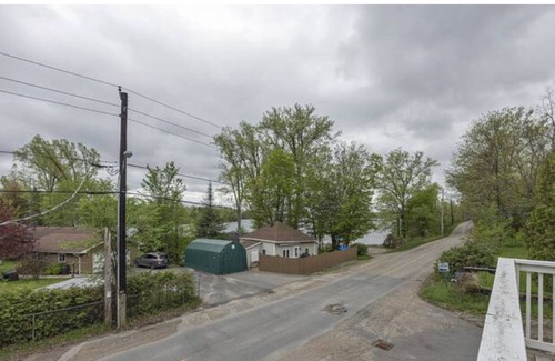 Central Frontenac Cottage | Cozzzy cottage next to public beach