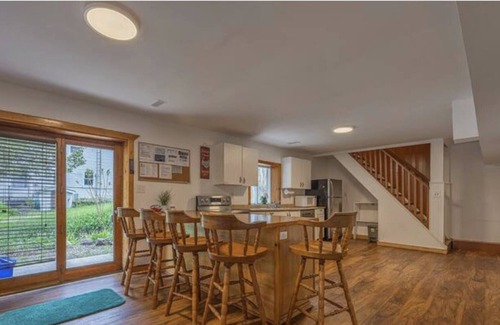 Central Frontenac Cottage | Cozzzy cottage next to public beach