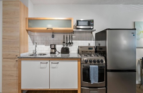 Brookwood Apartment | (CPE) Safe + Quiet Studio w/Comfortable Bed