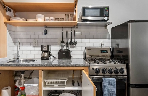 Brookwood Apartment | (CPG) Serviced Studio w/Full Kitchen in Quiet Neighborhood