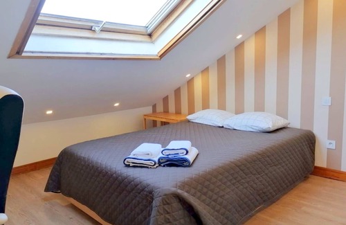 Coimbra Cabin | CQ12 ❤️ Cozy Room with Double Bed | Weekly Cleaning