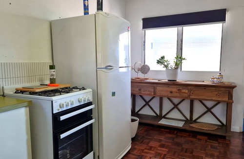 Port Broughton Hotel | Crab Claw Cottage, Port Broughton