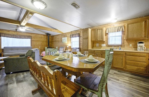 Broken Bow Cabin | CRABAPPLE COVE 2 Bedroom, sleeps 8 on Stocked fishing Pond!