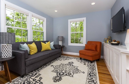 Rosedale Apartment | Craftsman Style 1Bed/1Bath; Walk to Central Market, Taco Deli, Draught House Pub
