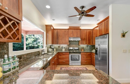 Sonoma House | Craftsman Style Cabin in the Heart of Sonoma- Includes Wine Tasting Passport