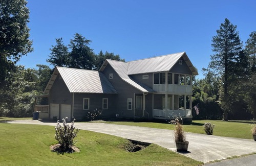 Groveoak House | Craftsman style family gathering home close to Guntersville
