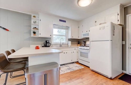 Enterprise House | Craig - Yellowleaf Alabama · High-Flying Haven: 4bd 2 bath