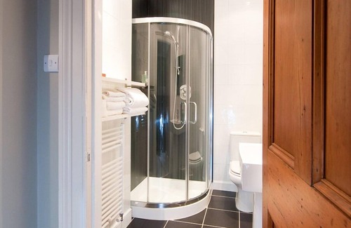 Pitlochry Bed & Breakfast | Craigatin House & Courtyard (Adults only)