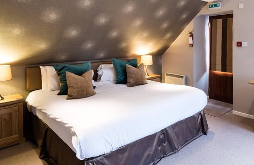 Pitlochry Bed & Breakfast | Craigatin House & Courtyard (Adults only)