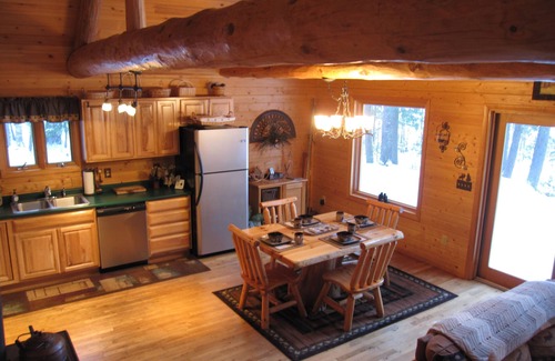 Wetmore Cabin | Cranberry Lake Log Cabin, Private! Boat&Canoe,Close to Pic Rocks!