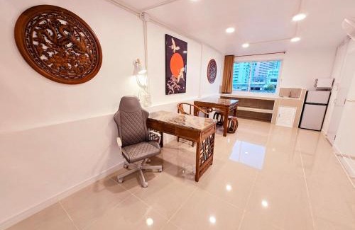 Thung Maha Mek Apartment | Crane nest 14 loft with views over Sathorn