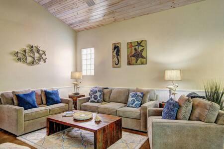 Port Aransas Villa | Crane's Landing at Pirates Bay