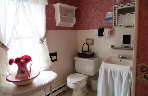 North Conway Cabin | Cranmore Mountain Lodge Bed & Breakfast