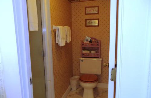 North Conway Cabin | Cranmore Mountain Lodge Bed & Breakfast