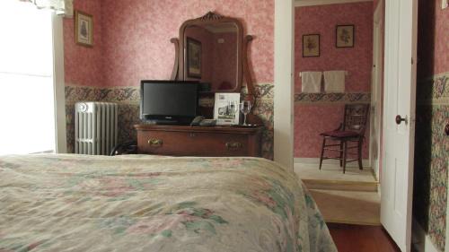 North Conway Cabin | Cranmore Mountain Lodge Bed & Breakfast