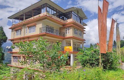 Pelling House | Crassula Blue Moon resort, Pelling