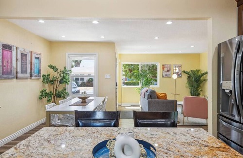 Concord House | Crawford Poolhouse Near Many Conveniences