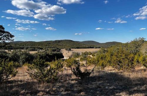 Bandera Hotel | CRC Ranch Retreat