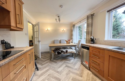 Newtonmore House | CREAG DHUBH COTTAGE, pet friendly, with a garden in Newtonmore