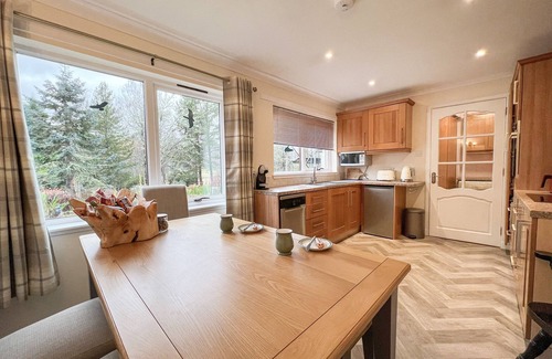 Newtonmore House | CREAG DHUBH COTTAGE, pet friendly, with a garden in Newtonmore