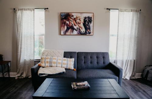 New Braunfels House | Creed's Cottage at Four Oaks