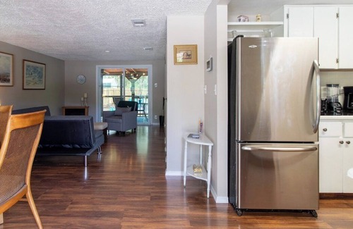 New Port Richey House | Creek Cabin Summary: