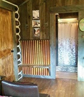 Gardiner House | Creek Cabin