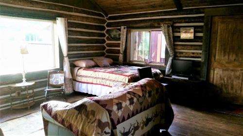 Gardiner House | Creek Cabin