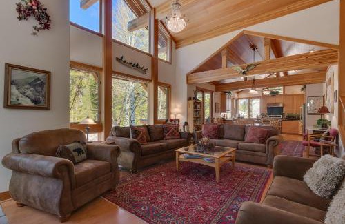 Alpine Meadows House | Creek Side- 4 Primary Suites, Hot Tub, Shuttle to Slopes, Pet Friendly