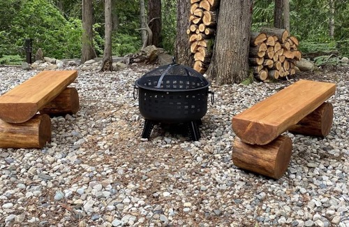 Crawford Bay Cabin | Creek side log cabin in the woods -dog friendly