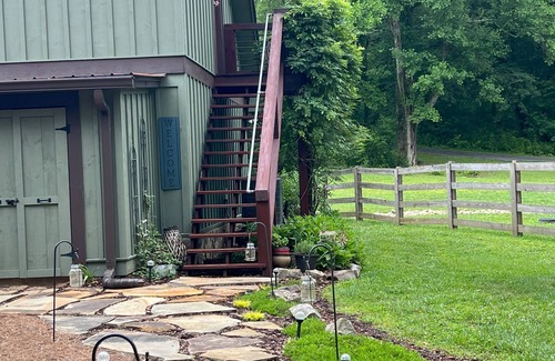 Mineral Bluff Cabin | Creek View Casita - A Detached Studio on Hot House Creek!
